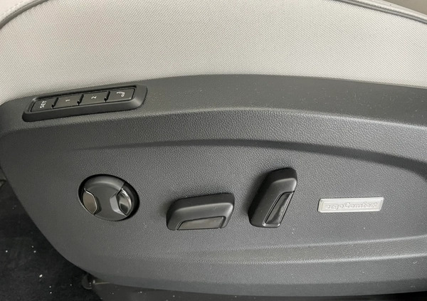 Volkswagen ID.Buzz cena 247894 przebieg: 7800, rok produkcji 2022 z Lubartów małe 232